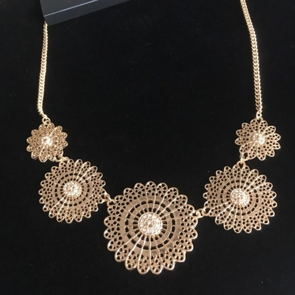 Forever 21 Jewelry - Gold Tone Boho Choker Necklace